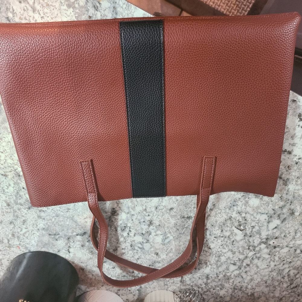 Leather Vince Camuto tote